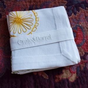 NWOT Crate&Barrel 4 cloth napkins